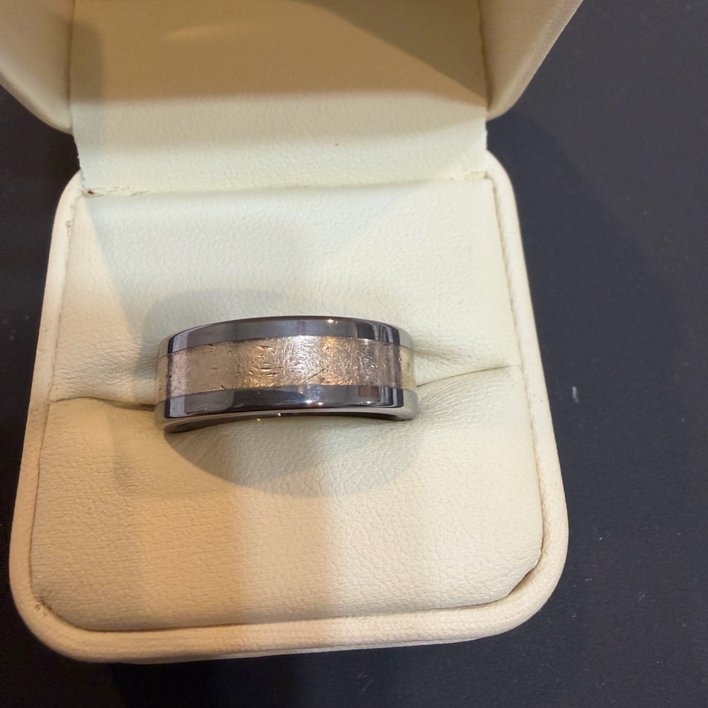 Jared’s Tungsten Black Diamond Men's Band - Picture 4 of 6